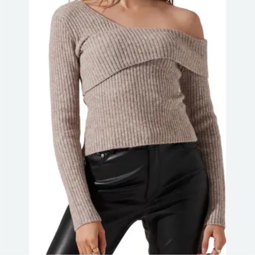 ASTR Assymetric Foldover One Shoulder Rib Sweater - Picture 2 of 12